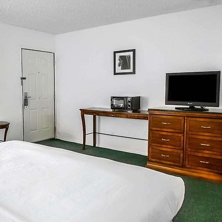 特立尼达罗德威旅馆酒店 客房 照片